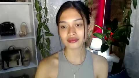 Snapshot of vivian_roberts chatting on January 12, 2025, 1:21 am Vivian online show from January 12, 2025, 1:21 am