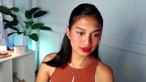Snapshot of vivian_roberts chatting on January 28, 2025, 1:50 am Vivian online show from January 28, 2025, 1:50 am