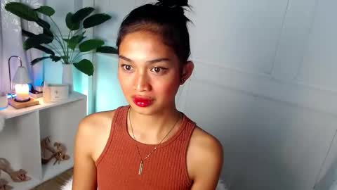 Snapshot of vivian_roberts chatting on January 29, 2025, 12:43 am Vivian online show from January 29, 2025, 12:43 am