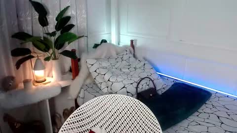 Snapshot of vivian_roberts chatting on February 5, 2025, 7:53 pm Vivian online show from February 5, 2025, 7:53 pm