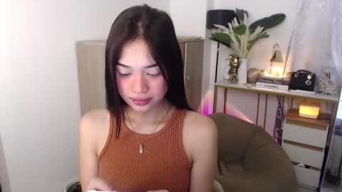 Snapshot of vivian_roberts chatting on September 24, 2025, 11:41 pm Vivian online show from September 24, 2025, 11:41 pm