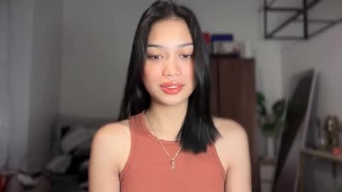 Vivian online show from February 17, 2026, 11:00 pm