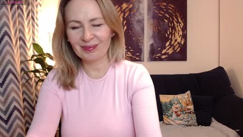 Snapshot of vivian_soul chatting on December 3, 2024, 6:17 pm Vivian online show from December 3, 2024, 6:17 pm