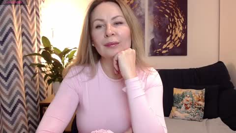 Snapshot of vivian_soul chatting on December 8, 2024, 5:11 pm Vivian online show from December 8, 2024, 5:11 pm
