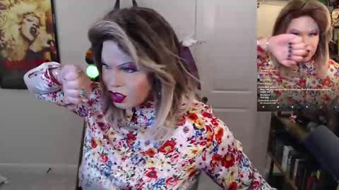 Snapshot of vivianfrost chatting on September 26, 2025, 2:37 am VivianFrosty online show from September 26, 2025, 2:37 am