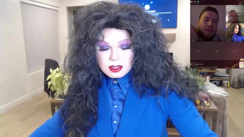 VivianFrosty online show from April 12, 2026, 3:33 am