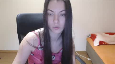 Snapshot of vivianngray chatting on December 7, 2024, 7:32 pm Vivian Gray online show from December 7, 2024, 7:32 pm