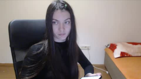 Snapshot of vivianngray chatting on December 13, 2024, 2:49 pm Vivian Gray online show from December 13, 2024, 2:49 pm