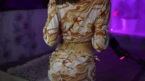 Snapshot of vivien_cutie chatting on September 29, 2025, 5:40 pm vivien_cutie online show from September 29, 2025, 5:40 pm