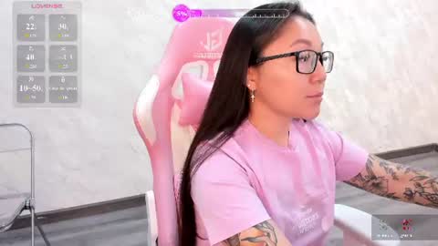 Snapshot of vivien_montclair chatting on July 11, 2026, 11:50 pm Vivien online show from July 11, 2026, 11:50 pm