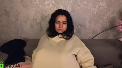 vivien_ross online show from May 13, 2026, 1:08 pm