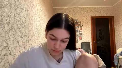 Snapshot of viviennebuiles chatting on October 24, 2025, 1:51 pm Alexa online show from October 24, 2025, 1:51 pm