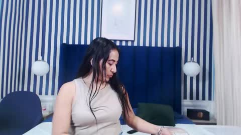 Snapshot of viviennerosette chatting on September 10, 2025, 1:44 pm Vivian  online show from September 10, 2025, 1:44 pm