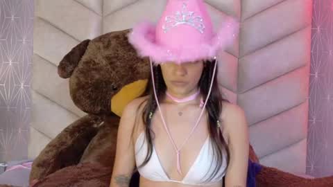 Snapshot of vixen_flutter chatting on April 16, 2026, 9:39 pm Vixen online show from April 16, 2026, 9:39 pm