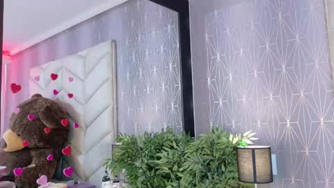 Snapshot of vixen_flutter chatting on May 11, 2026, 4:04 pm Vixen online show from May 11, 2026, 4:04 pm