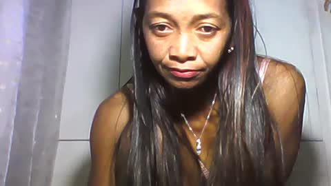 Snapshot of vixen_lina chatting on July 11, 2026, 7:38 pm vixen_lina online show from July 11, 2026, 7:38 pm