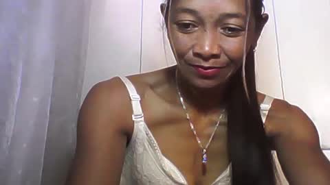 Snapshot of vixen_lina chatting on July 13, 2026, 7:22 am vixen_lina online show from July 13, 2026, 7:22 am