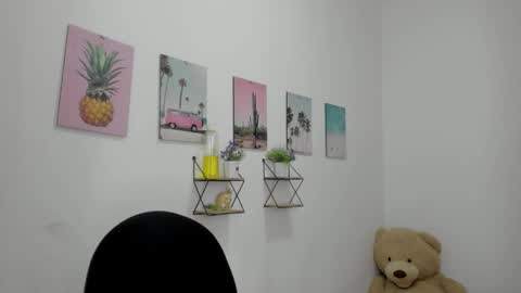 Snapshot of vixenlust17 chatting on February 13, 2026, 2:18 am vixenlust17 online show from February 13, 2026, 2:18 am