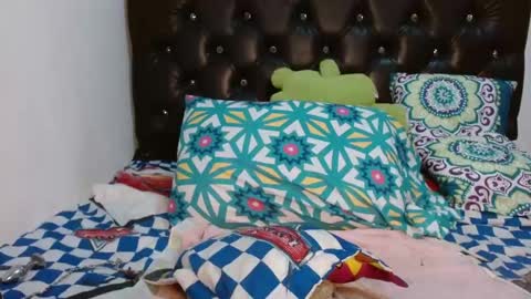 Venus online show from December 22, 2025, 1:02 am