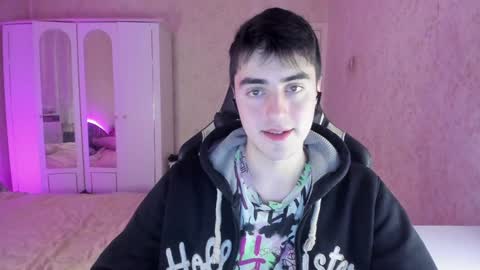 Snapshot of vlad1605 chatting on January 5, 2025, 4:59 pm Martin online show from January 5, 2025, 4:59 pm