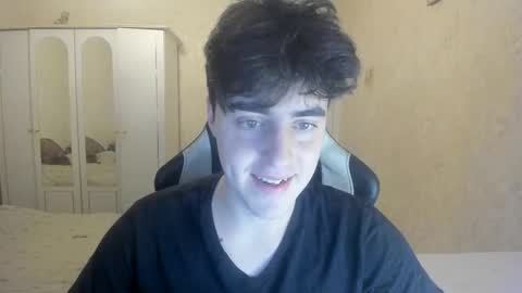 Snapshot of vlad1605 chatting on October 20, 2025, 1:11 pm Martin online show from October 20, 2025, 1:11 pm