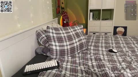 Snapshot of vlad_ggvldd chatting on March 7, 2025, 4:55 pm Vlad Dinovich online show from March 7, 2025, 4:55 pm