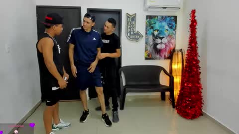 voyeurism_guys online show from November 27, 2025, 11:07 pm