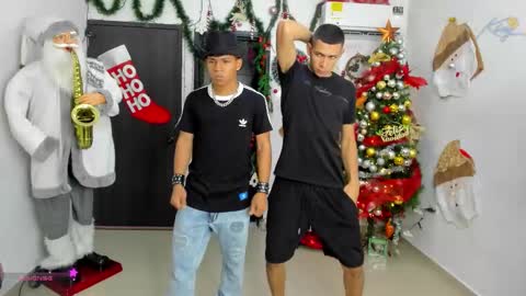 voyeurism_guys online show from December 18, 2025, 11:00 pm