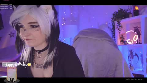 vronnier online show from February 21, 2025, 9:32 pm