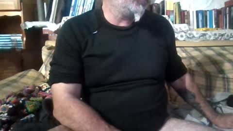 Snapshot of vuda77 chatting on December 25, 2024, 5:05 am oscar online show from December 25, 2024, 5:05 am