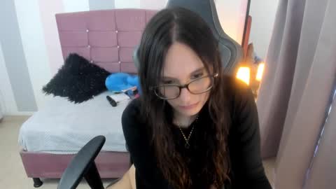 Alexandra online show from September 25, 2025, 6:33 pm