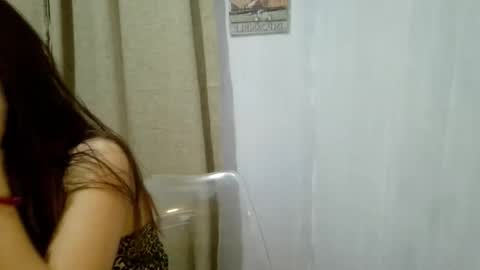 wangi_wangi online show from November 15, 2025, 10:01 am