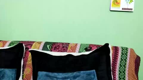 Waningrose  Lu online show from January 24, 2025, 5:00 pm