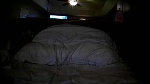 Snapshot of wantingu2john chatting on October 24, 2025, 5:37 am wantingu2john online show from October 24, 2025, 5:37 am