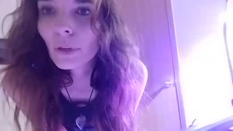 warnerkess0 online show from October 24, 2025, 2:52 am
