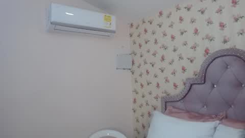 Milf Latina online show from March 16, 2026, 12:53 pm