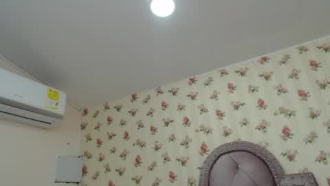 Milf Latina online show from April 8, 2026, 1:11 pm