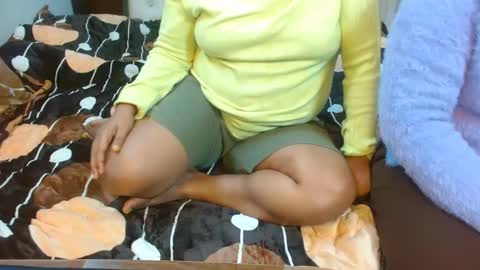 Snapshot of we_are_indian chatting on January 24, 2025, 4:37 am khushiwife kabirhubby kavyasexy gf online show from January 24, 2025, 4:37 am