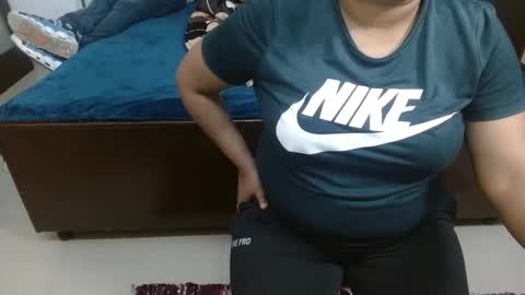 Snapshot of we_are_indian chatting on February 17, 2025, 11:23 am khushiwife kabirhubby kavyasexy gf online show from February 17, 2025, 11:23 am