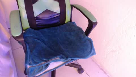 Trixie 3 online show from November 11, 2025, 3:12 pm