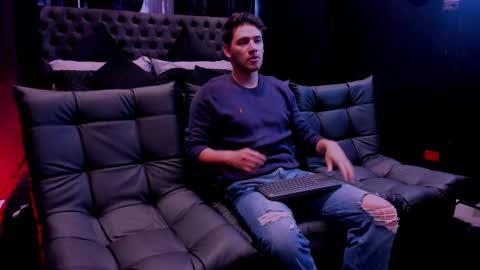 Jhonny Dick  his neighbors. online show from January 17, 2026, 7:17 pm