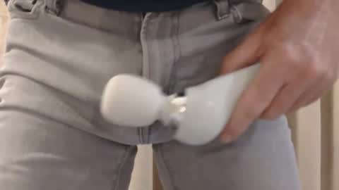 Snapshot of weewill7204 chatting on February 7, 2026, 12:03 am Will online show from February 7, 2026, 12:03 am