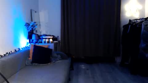 Liza online show from November 15, 2025, 10:48 pm