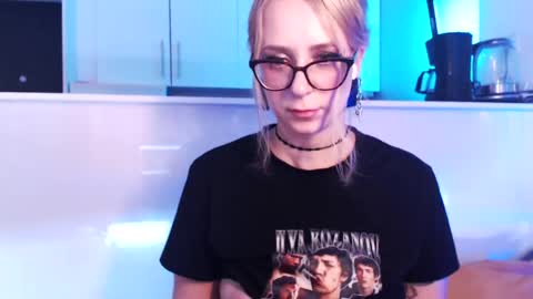 Liza online show from May 18, 2026, 4:07 am