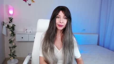 Wendi Foster online show from December 12, 2024, 8:21 pm