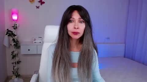 Wendi Foster online show from September 29, 2025, 7:19 pm