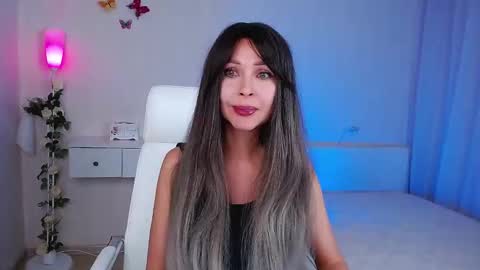 Wendi Foster online show from October 7, 2025, 5:21 pm