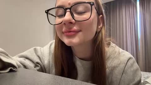 Snapshot of wendolynconverse chatting on March 9, 2026, 9:35 am emilia online show from March 9, 2026, 9:35 am