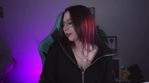 little girl who is always rightLisa online show from February 10, 2025, 2:08 am