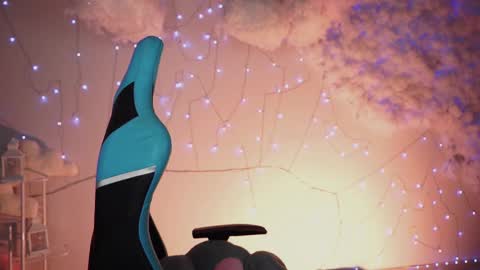 little girl who is always rightLisa online show from March 7, 2025, 2:15 am